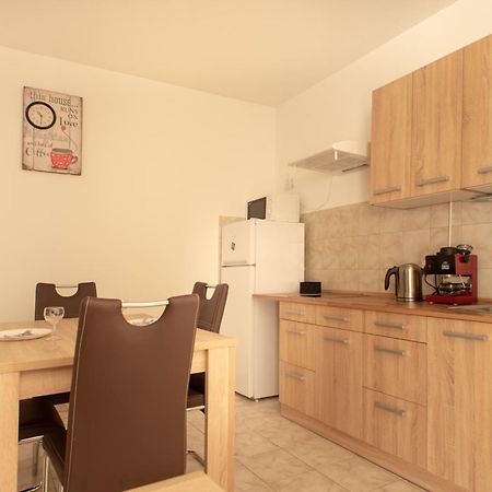 Modor Apartman Alsópáhok Dış mekan fotoğraf