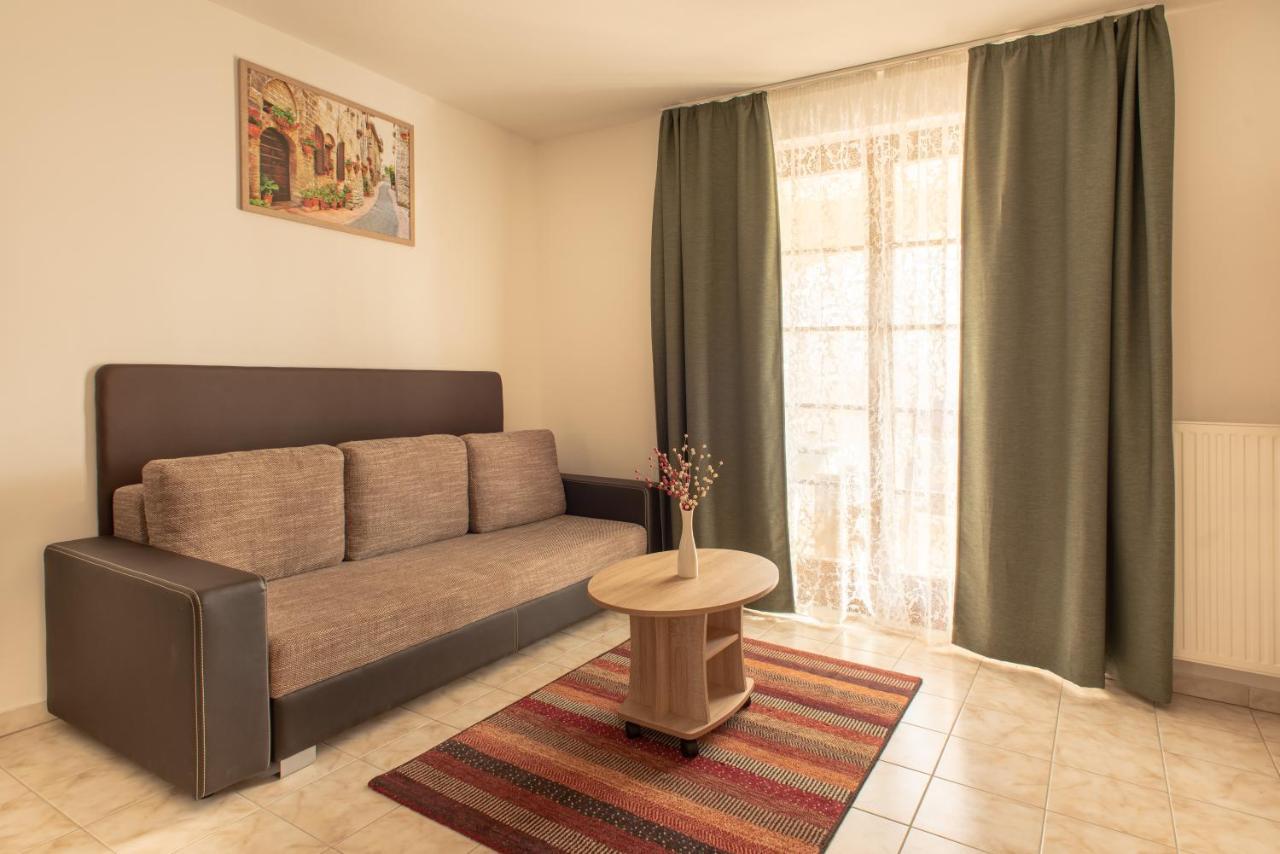 Modor Apartman Alsópáhok Dış mekan fotoğraf