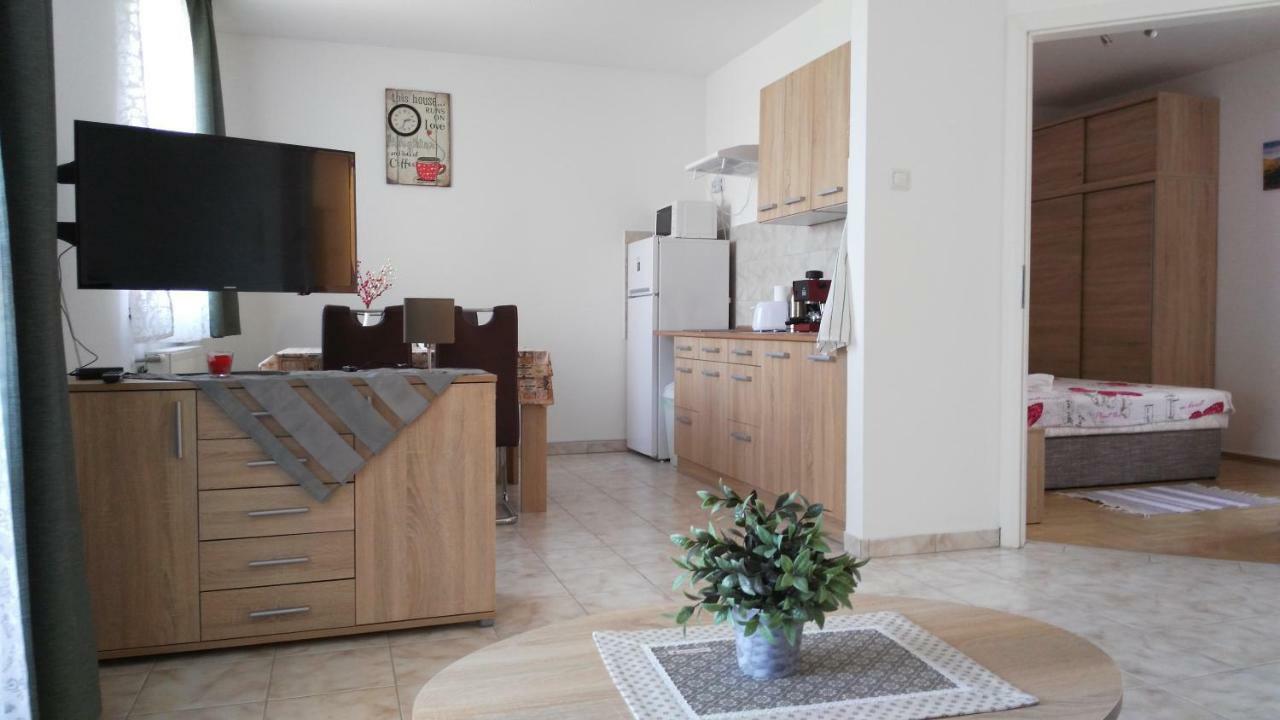 Modor Apartman Alsópáhok Dış mekan fotoğraf