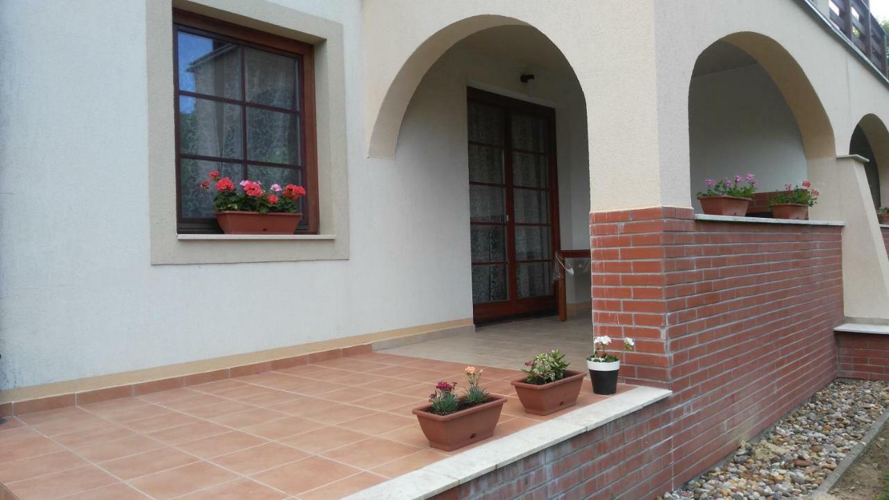Modor Apartman Alsópáhok Dış mekan fotoğraf